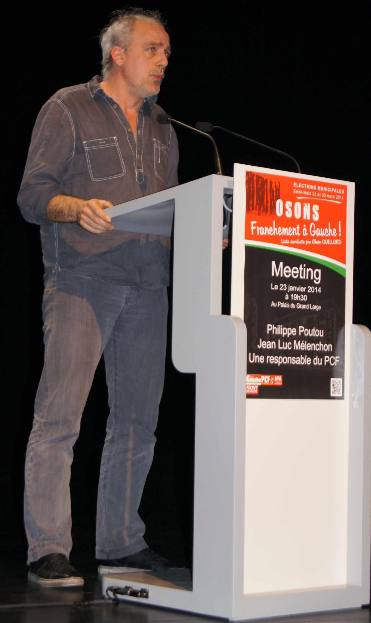 Philippe Poutou au pupitre