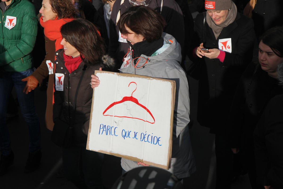 Pancarte avec cintre et Parce que je décide