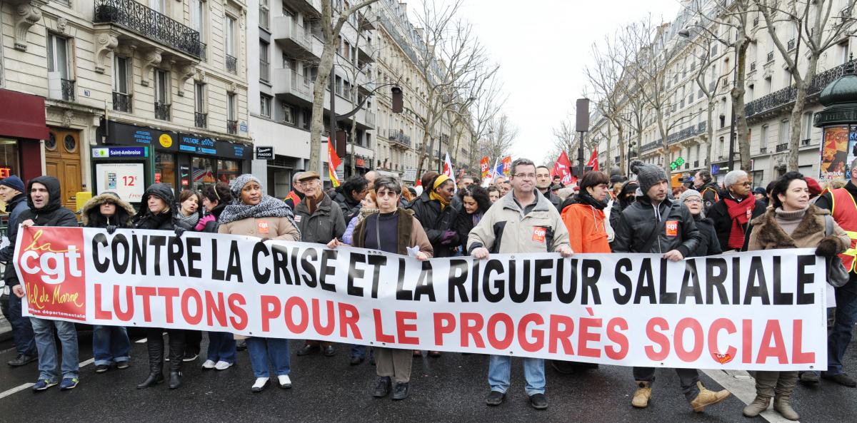 Banderole Cgt contre la crise et la rigueur salariale luttons pour le progrès social