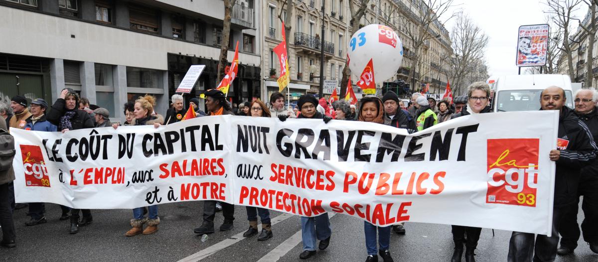 Banderole Cgt contre le coup du capital