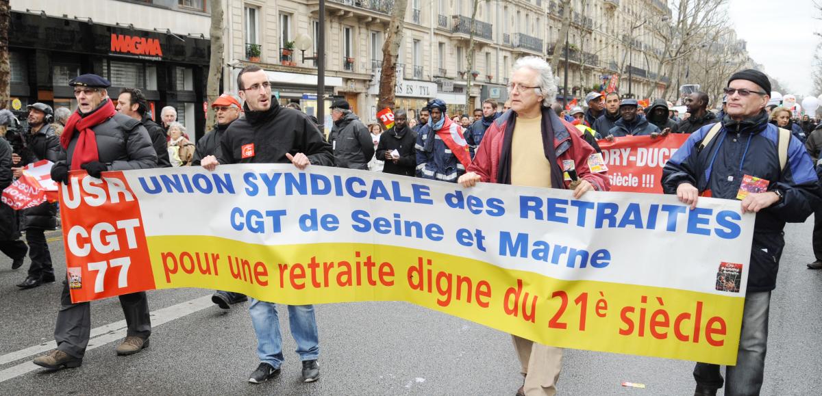 Banderole de l'union syndicale des retraités USR Cgt de Seine et Marne 77