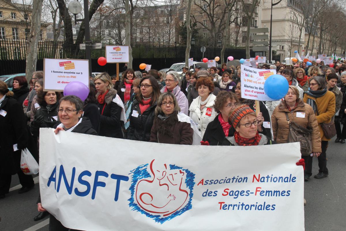Banderole de l'ANSFT (Association Nationale des Sages Femmes Territoriales)