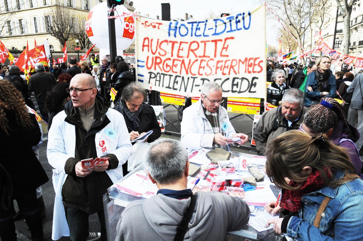 Austérité urgences fermées patient décédé Hôtel Dieu signatures de pétitions