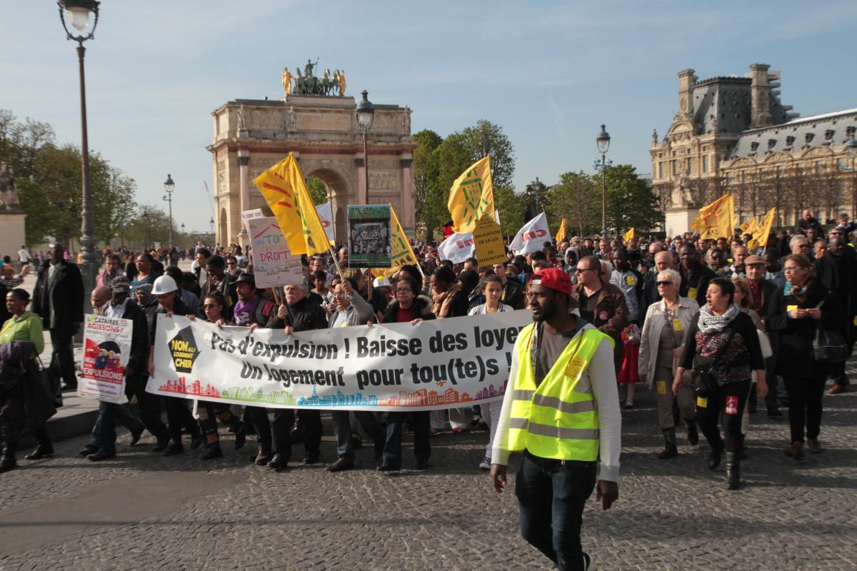 La manifestation sur la place du Carrousel du Louvre