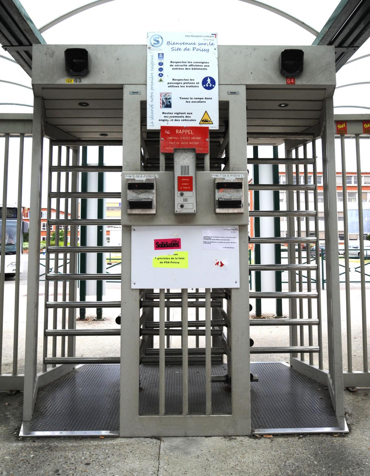 Entrée Usine PSA Poissy Yvelines