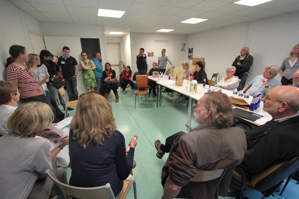 Rencontre avec les personnels en grève du service psychiatrique de l'hôpital Poissy Saint-Germain
