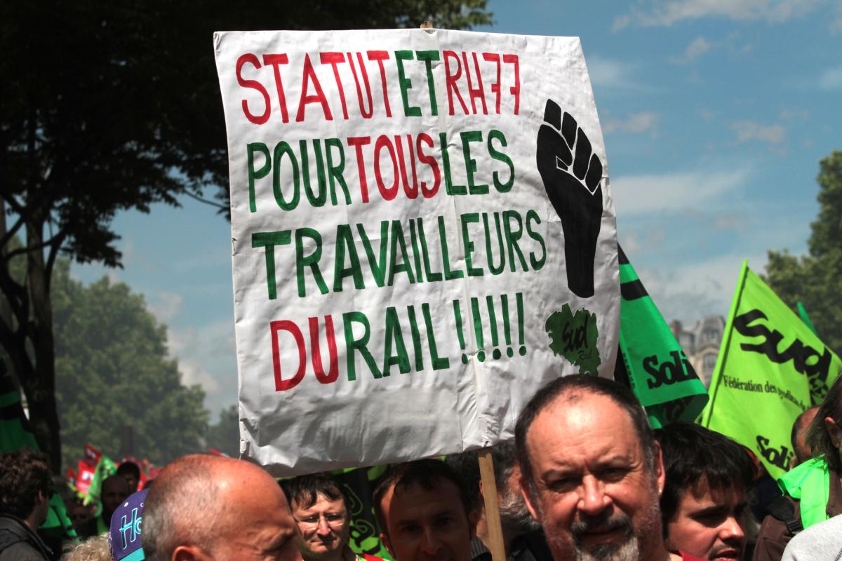 Pancarte Statut et RH77 pour tous les travailleurs du rail