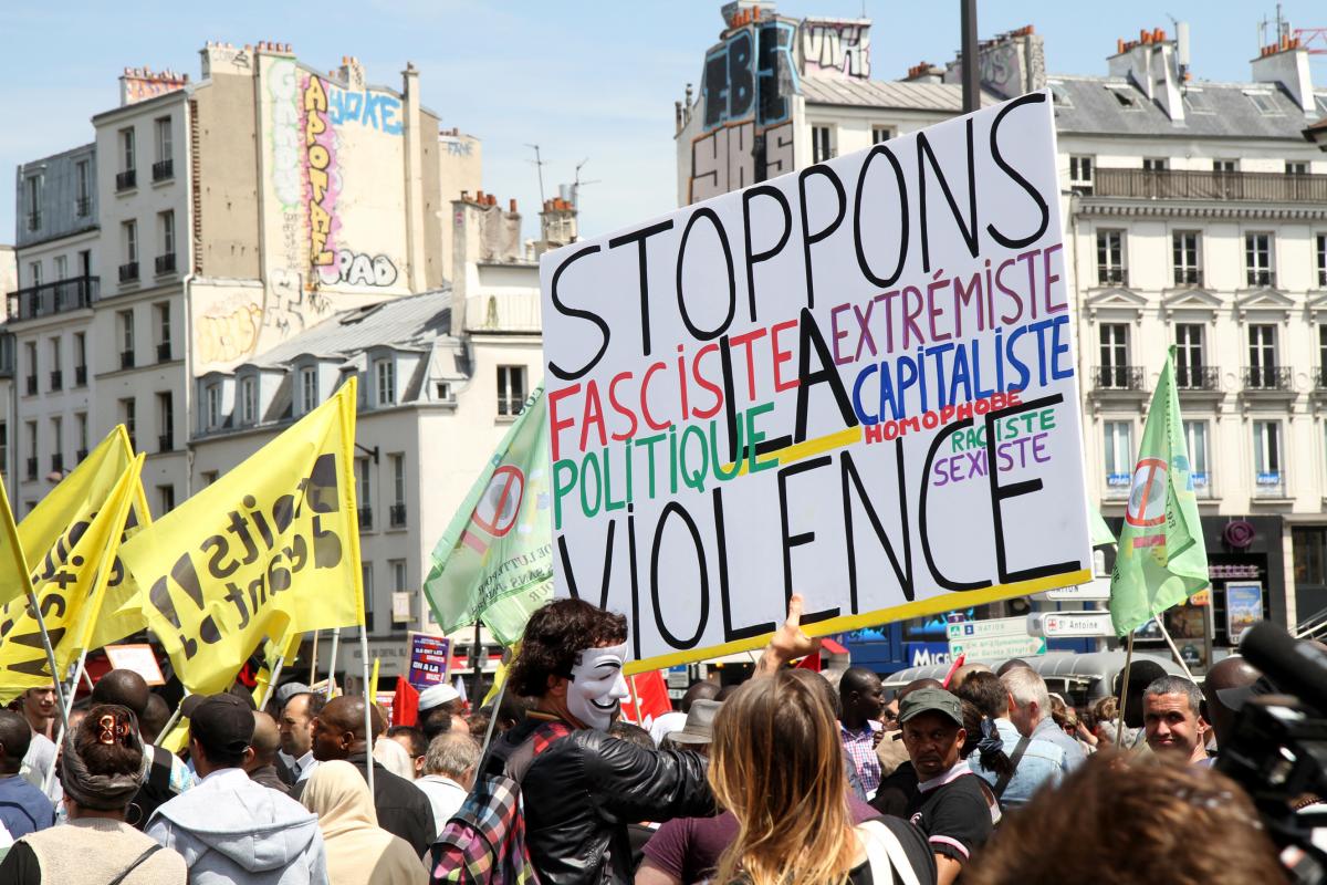 Pancarte Stoppons la violence