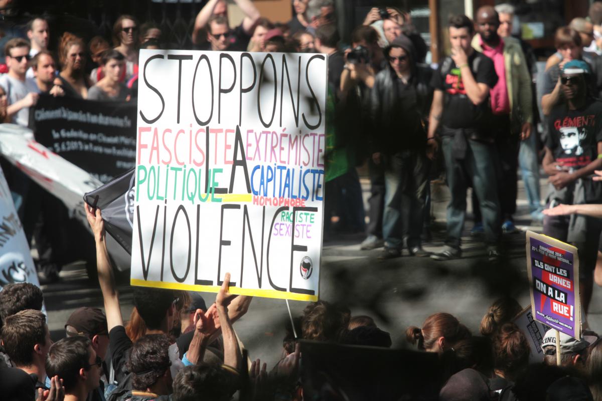 Pancarte stoppons la violence