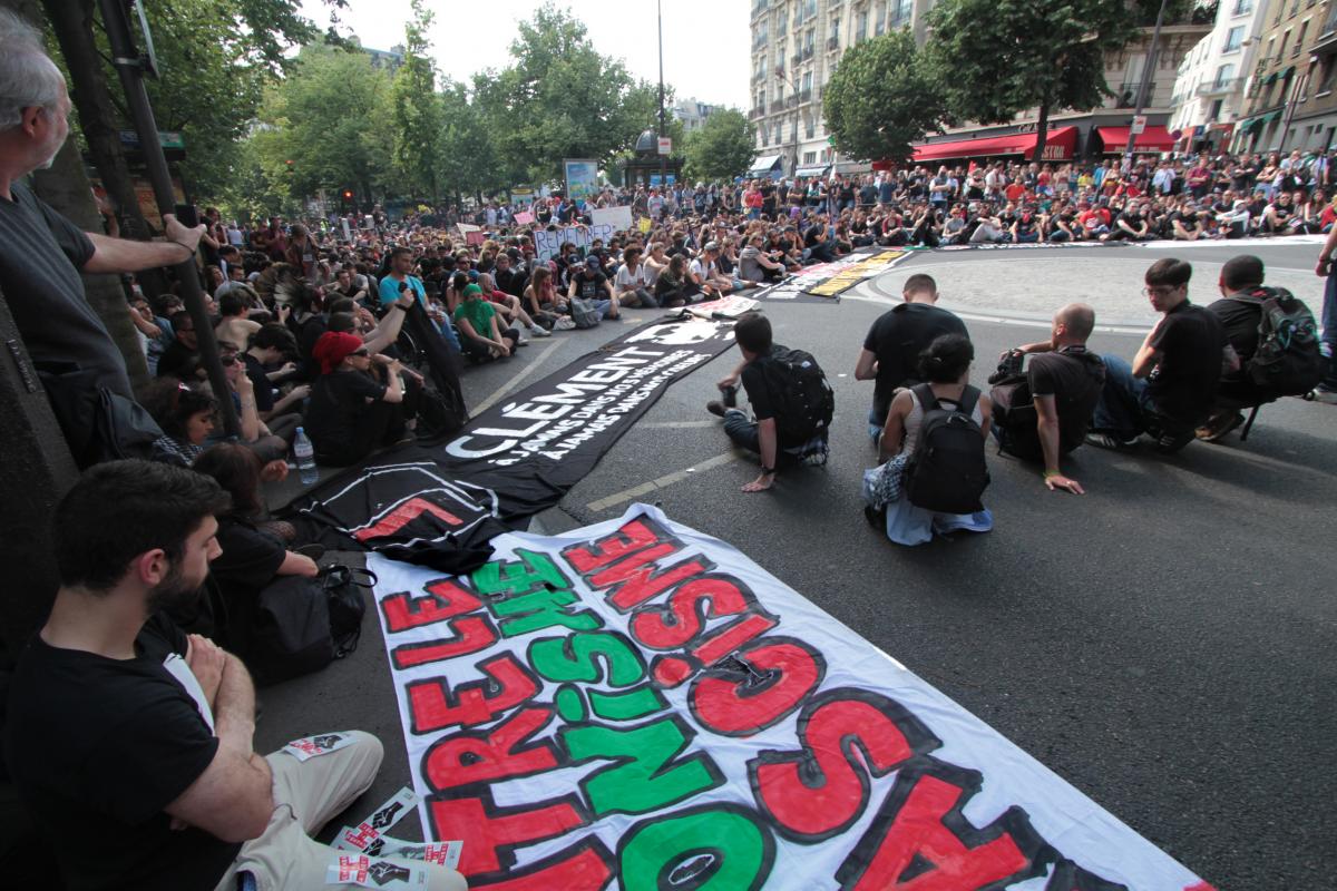 Meeting à la fin de la manifestation