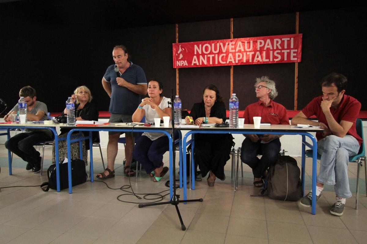 De gauche à droite, Tristan Renard (AL), Martine Gayraud (PCF), Robert Pelletier (NPA), Sandra Demarcq (NPA), Alima Boumedienne (Ensemble), Jean-Baptiste Eyraud (DAL), Manu Bompard (PG)