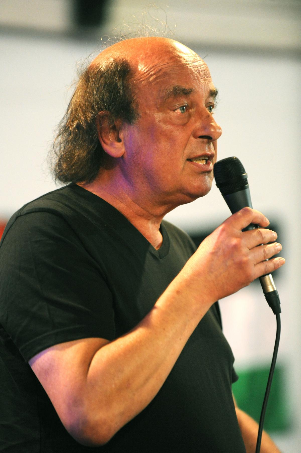 Alain Pojolat http://youtu.be/JRwP3OFkIDo