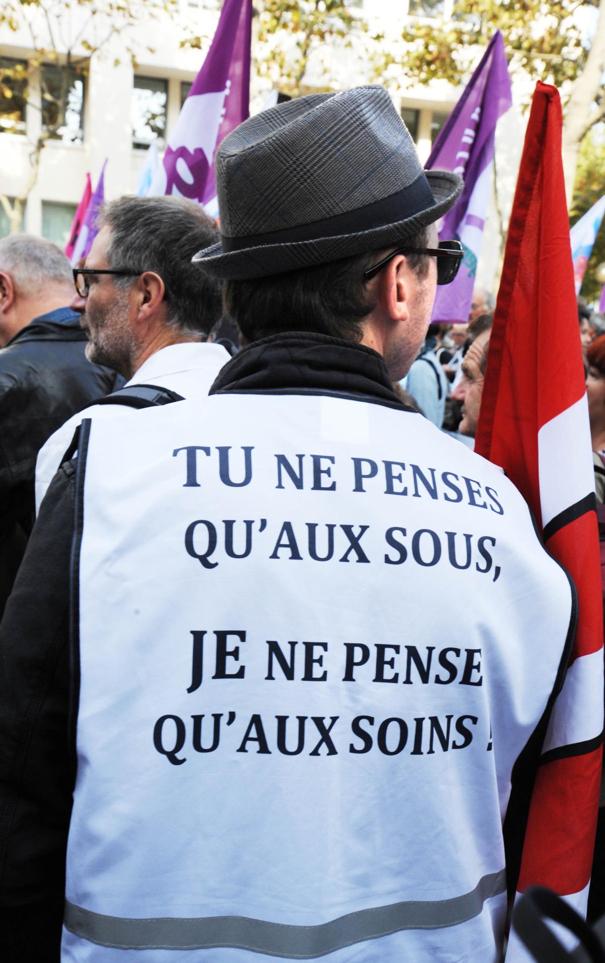 Tu ne pense qu'aux sous je ne pense qu'aux soins