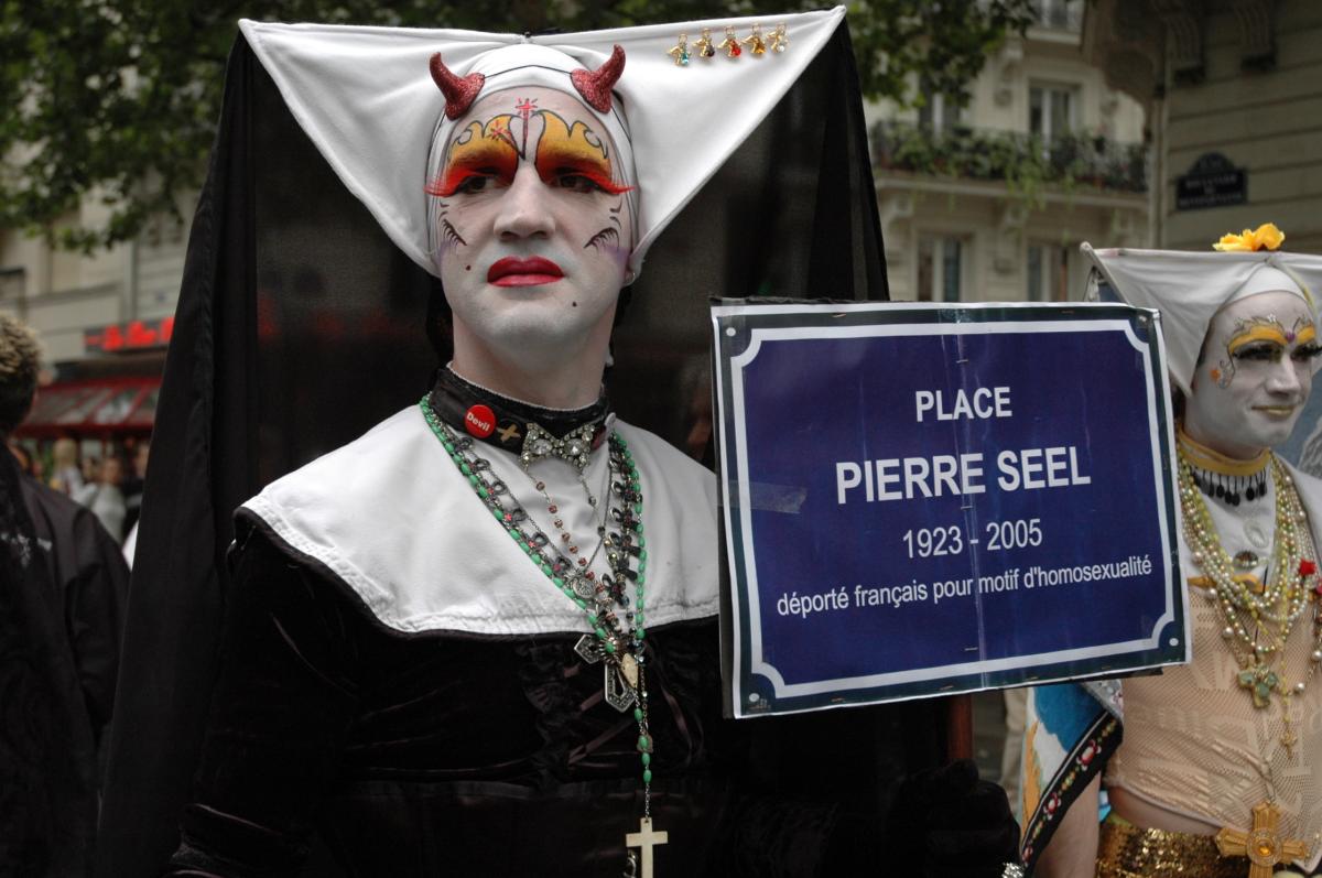 Place Pierre Seel, déporté français pour motif d'homosexualité.