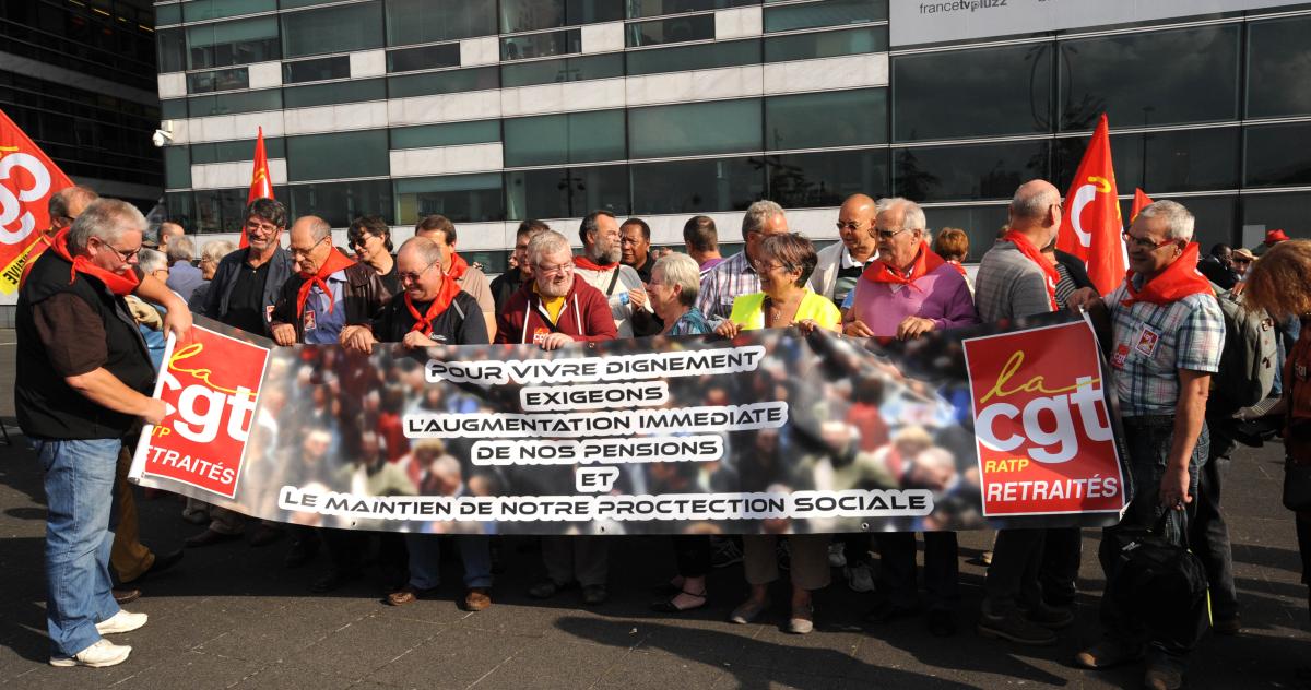 Banderole Cgt Exigeons l'augmentation de nos pensions