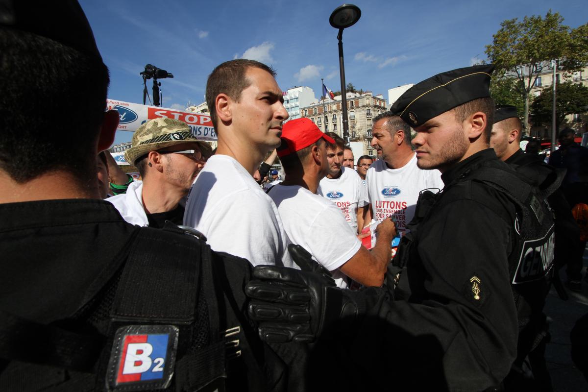 Gendarmes et salariés de Ford