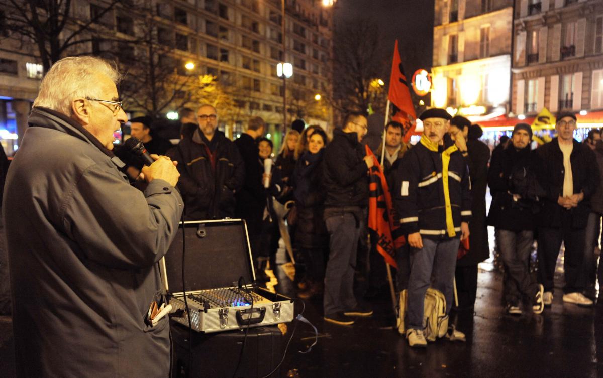 Alain Krivinne Soutien du Npa contre la répression anti-Syndicale à la Poste devant le ministère de léconomie Bercy