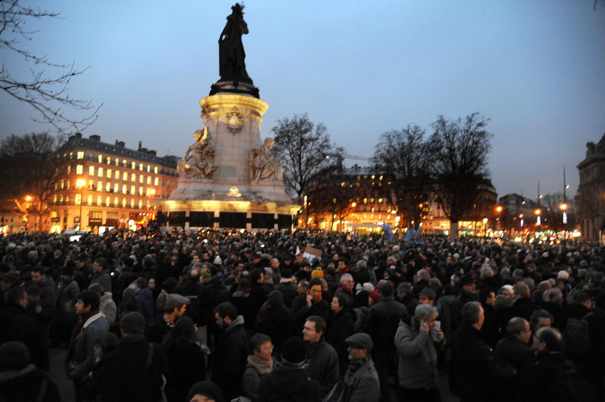 Rassemblement contre lattaque du siège du journal Charlie Hebdo Paris