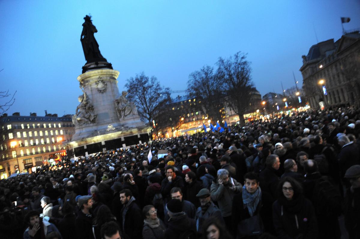 Rassemblement contre lattaque du siège du journal Charlie Hebdo Paris