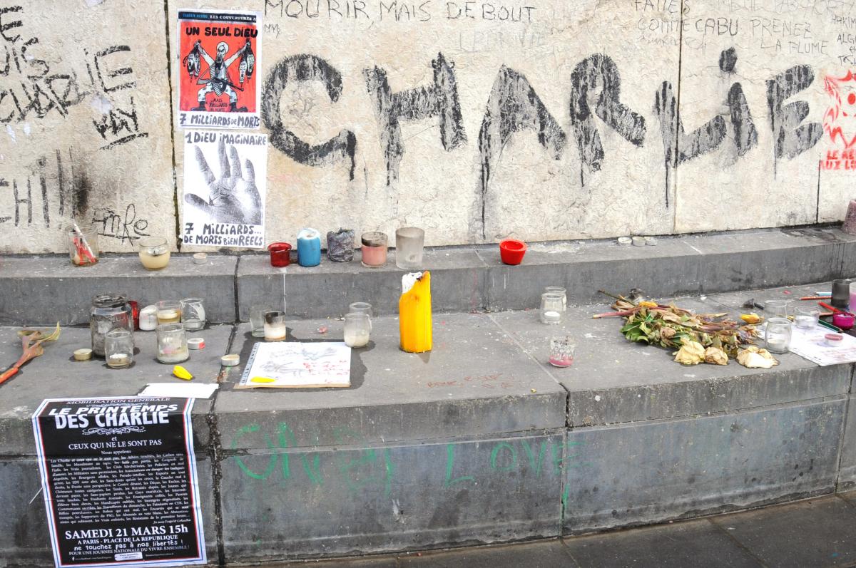 Charlie place de la République Paris en mémoire des victimes des attentats en France