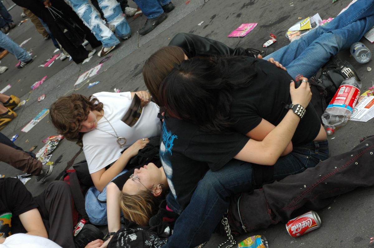 Jeunes marche des fiertés Paris Bastille