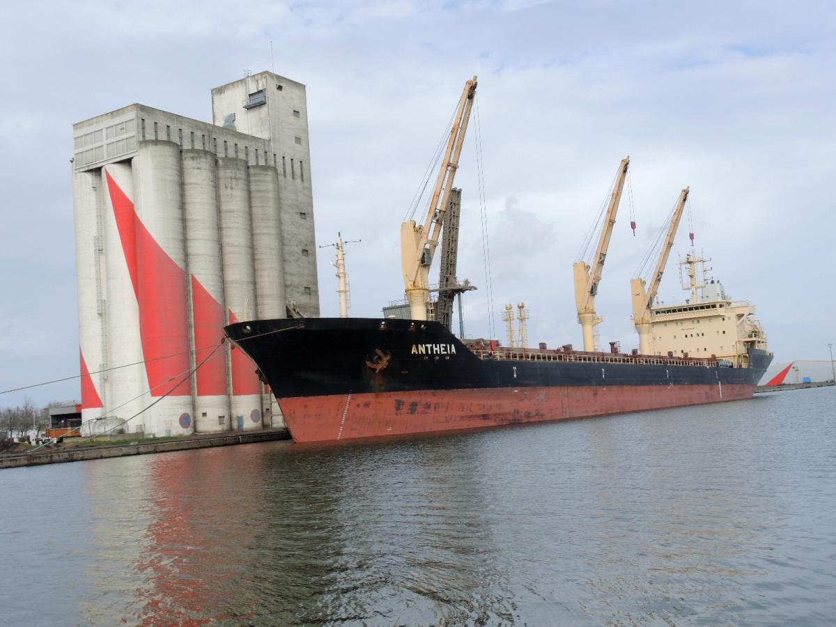Silos à grains de soja bateau Port de St Nazaire