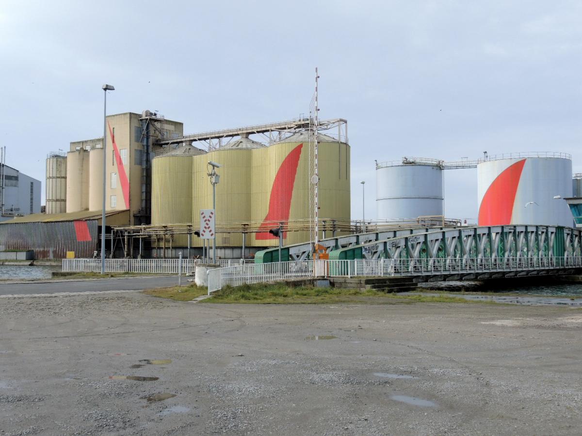 Silos à grains de soja port de St Nazaire