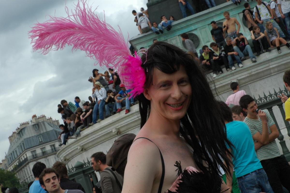 marche des fiertés Paris Bastille