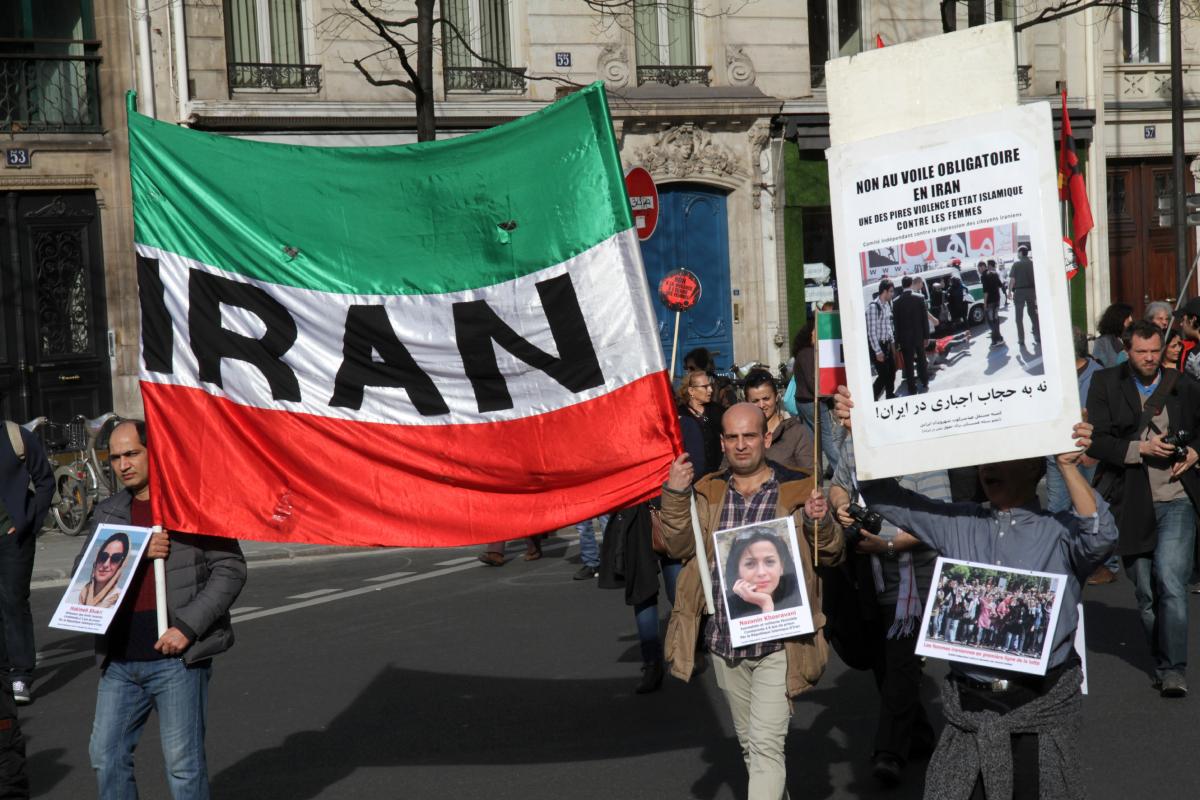 Drapeau IRAN Non au voile obligatoire en Iran