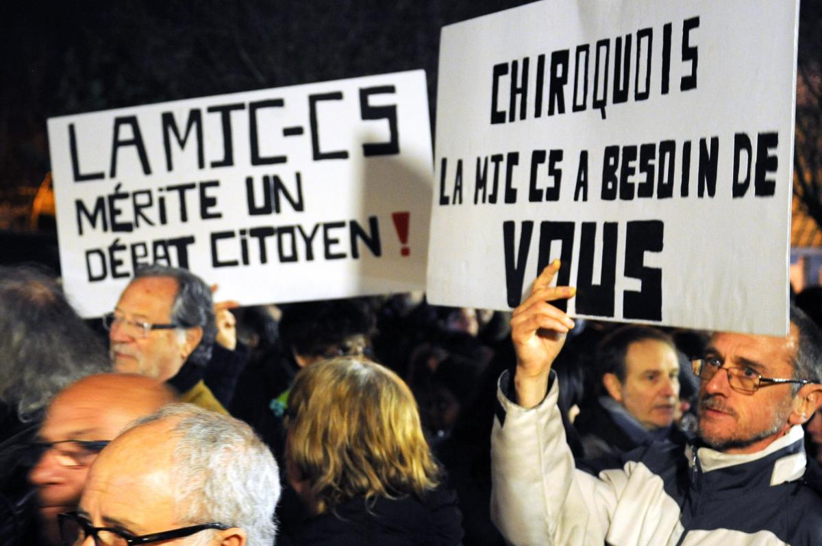 Manifestation citoyenne de tous les soutiens de la MJC-cs Chilly Mazarin
