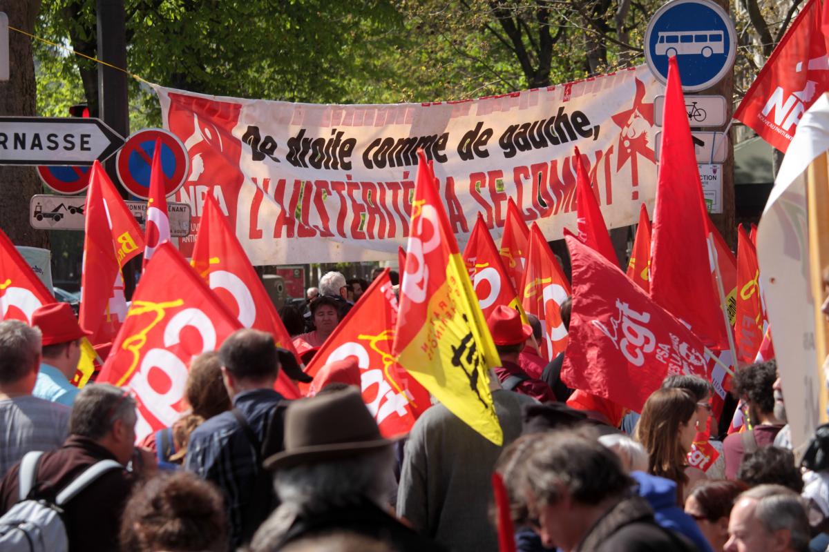 Affiches en banderoles au point fixe du NPA