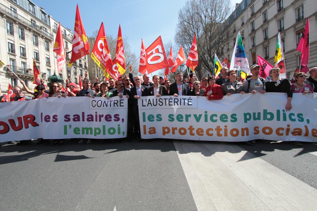 Tête du cortège avec banderole