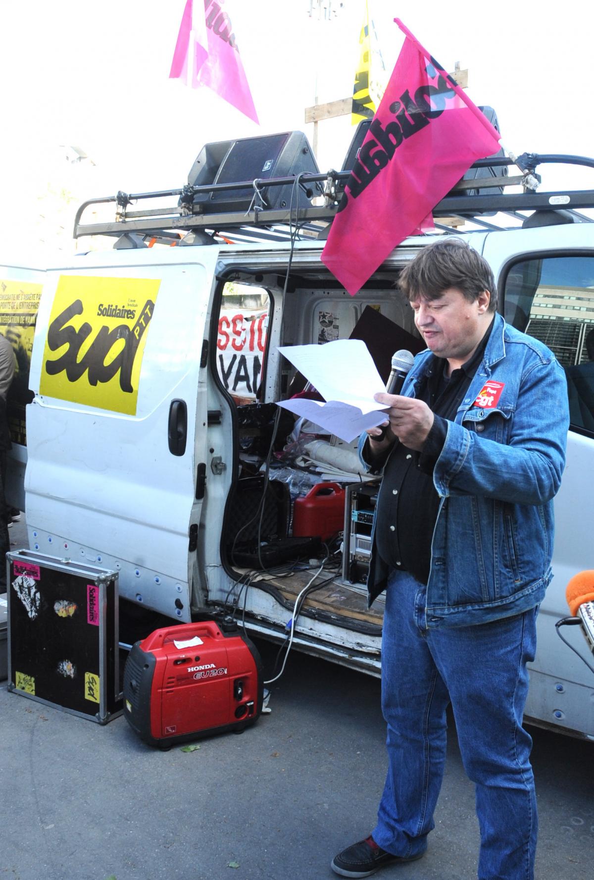 Intervention de la Fapt-Cgt au rassemblement devant le Ministère des finances pour demander la réintégration de Yann Le Merrer