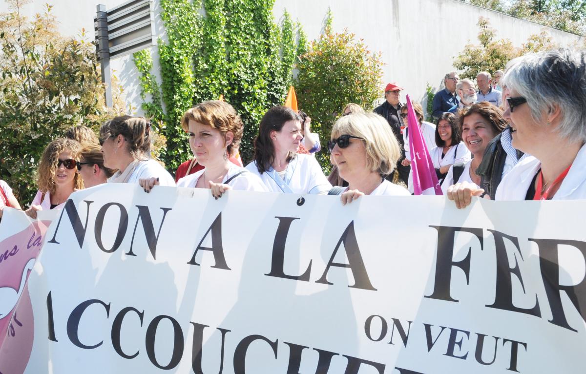 Rassemblement Syndical l'ors de l'inauguration du CHSF Centre Hospitalier Sud Francilien de Corbeil par Marisol TOURAINE Ministre des Affaires sociales