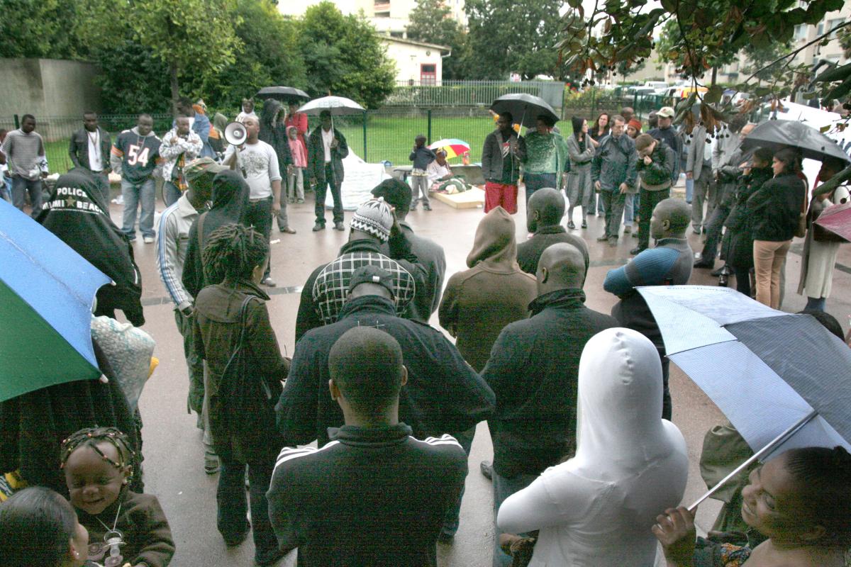 Les campeurs d'Aubervilliers refusent de se disperser
