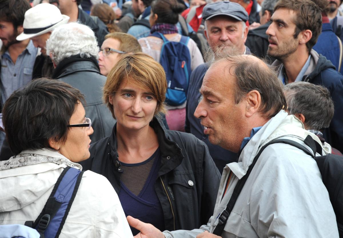 Visite de Lutte Ouvrière au stand Npa Fête de l'Humanité 2015