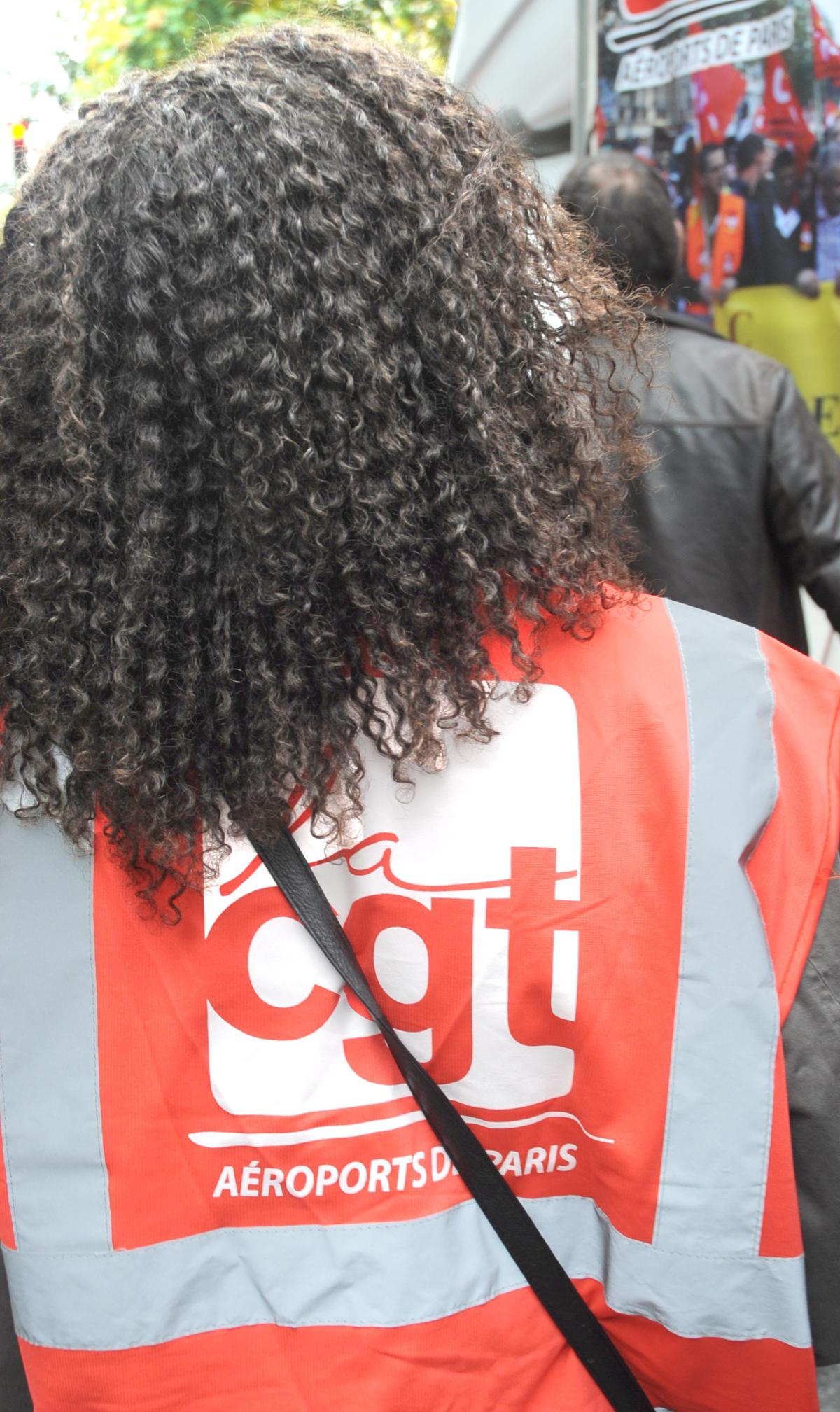 Femme salarié Aéroports de Paris Cgt