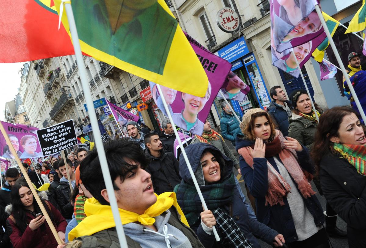 Militant Kurde Vérité et justice pour Sakine, Rojbîn et Leyla, militantes kurdes assassinées à Paris en 2013