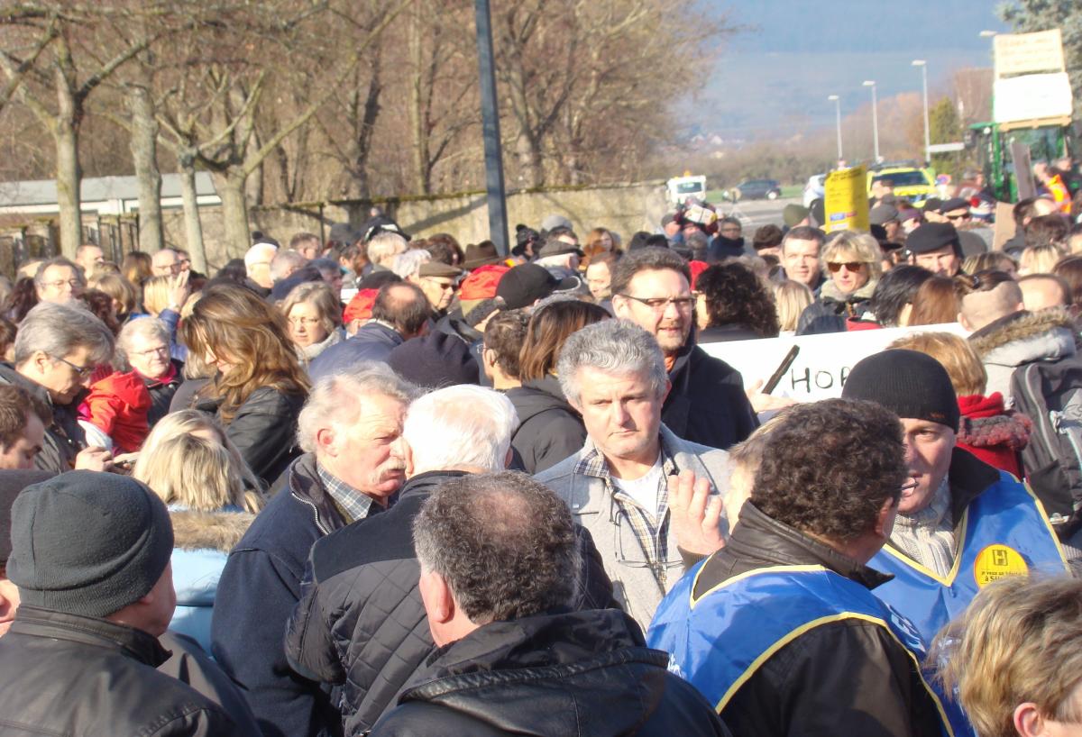 Regroupement devant l'Hôpital de Sélestat