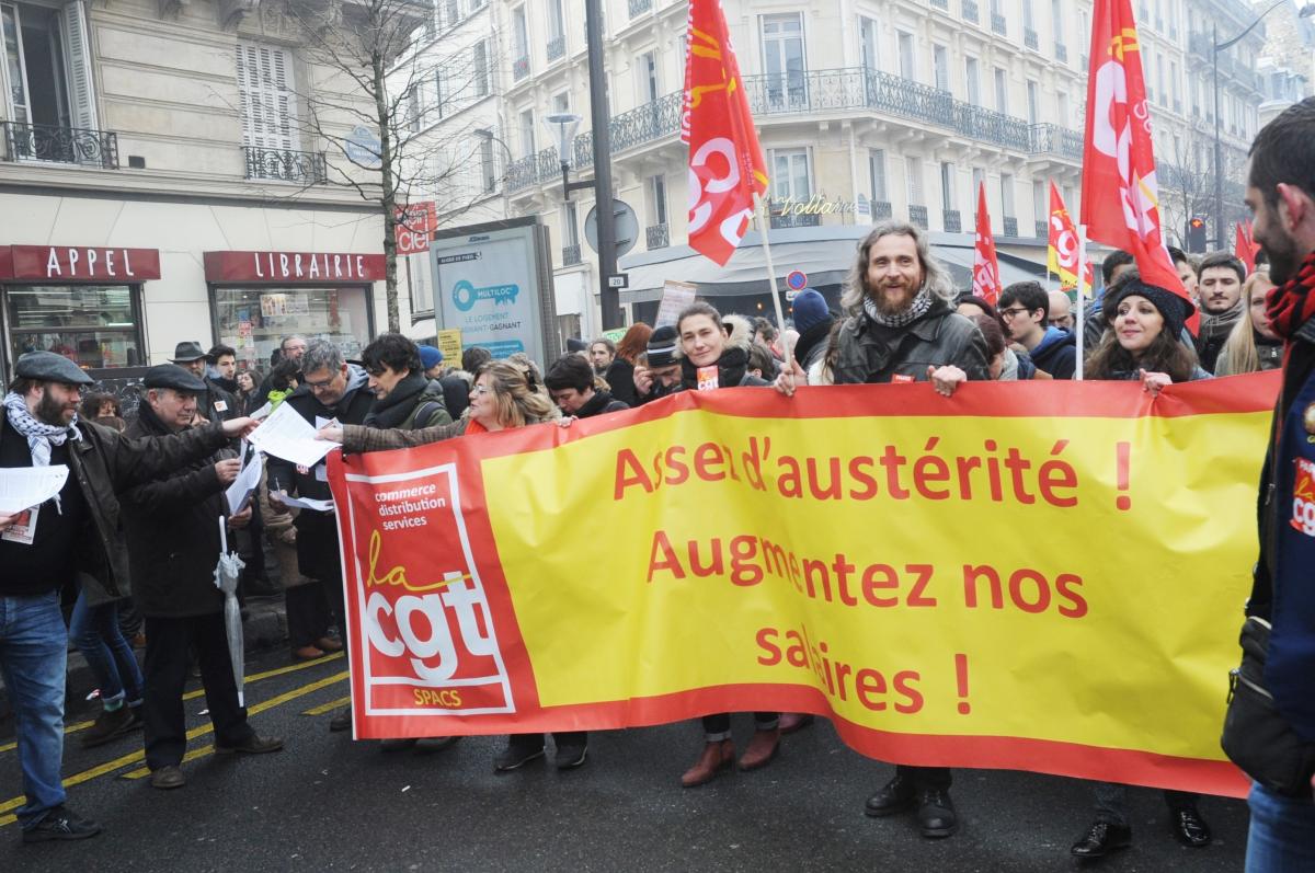 Banderole Assez d'austérité augmentez nos salaires