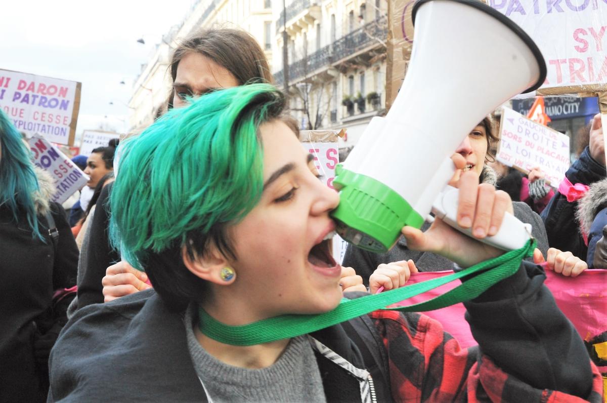 Gauche de droite sors du placard ta loi travail est un cauchemar