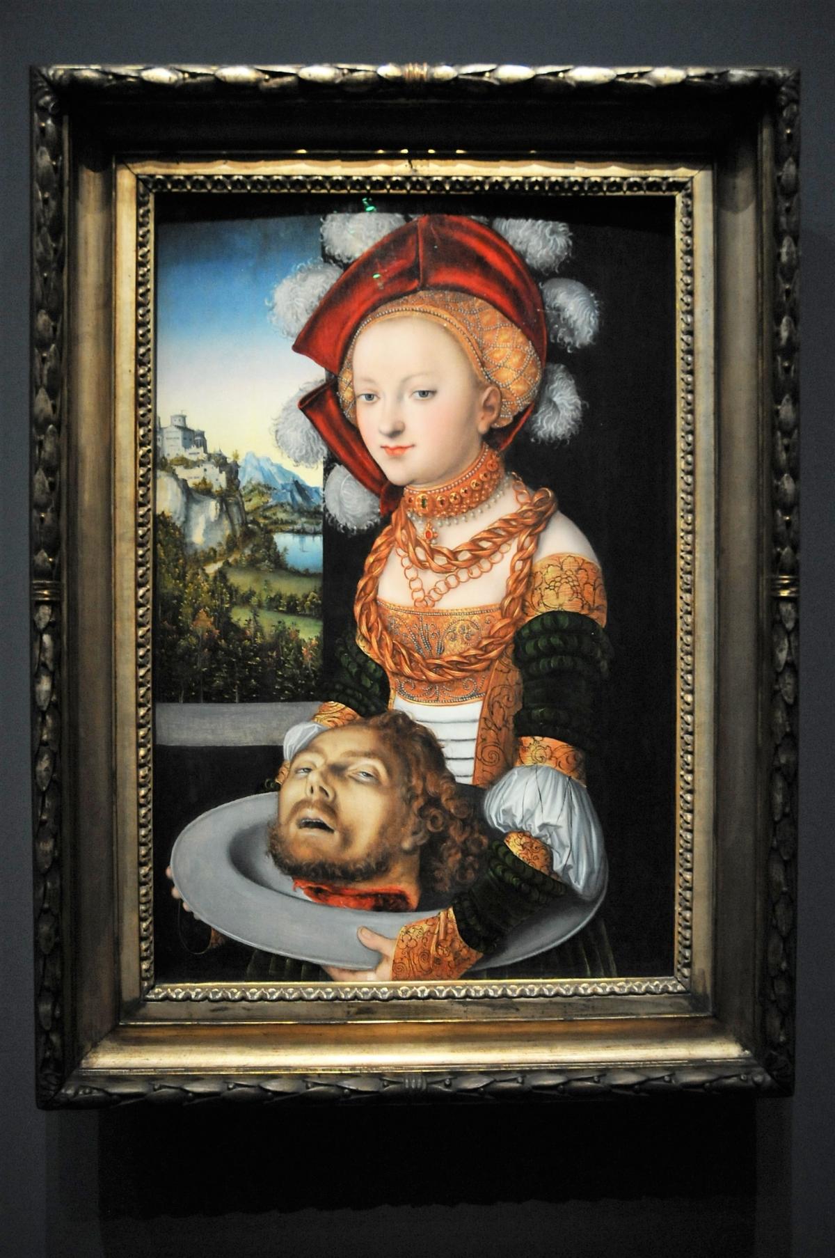 Lucas Cranach l'ancien. Salomé avec la tête de Saint-Jean Batiste (vers 1530) Huile sur bois 88,4 x 58,3cm Budapest musée des Beaux-Arts.