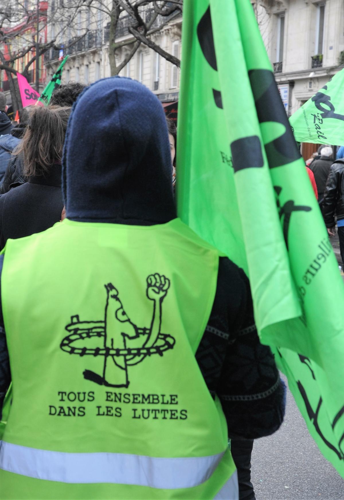 Tous ensemble dans les Luttes Manifestant du Syndicat SUD Rail Cheminots