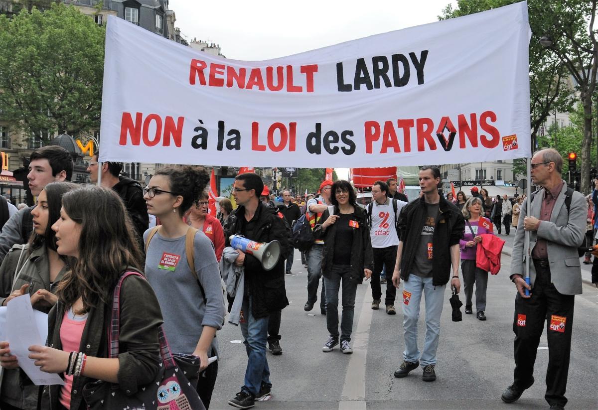 Banderole du centre technique de Renault Lardy Essonne