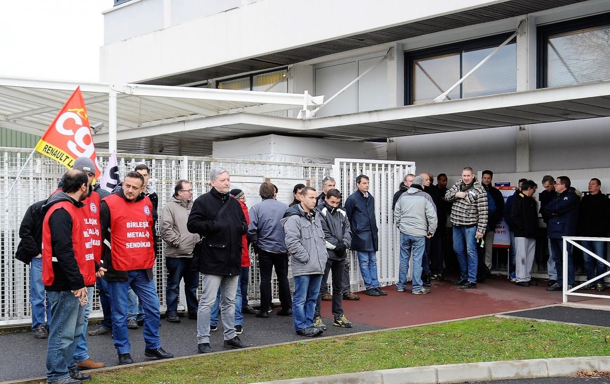 Débrayage Cgt et Sud Ingénierie de Renault Lardy Essonne