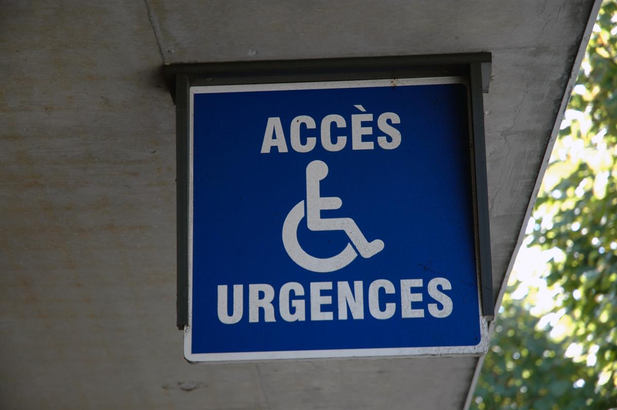 Panneau d'entrée des urgences fauteuil handicapés