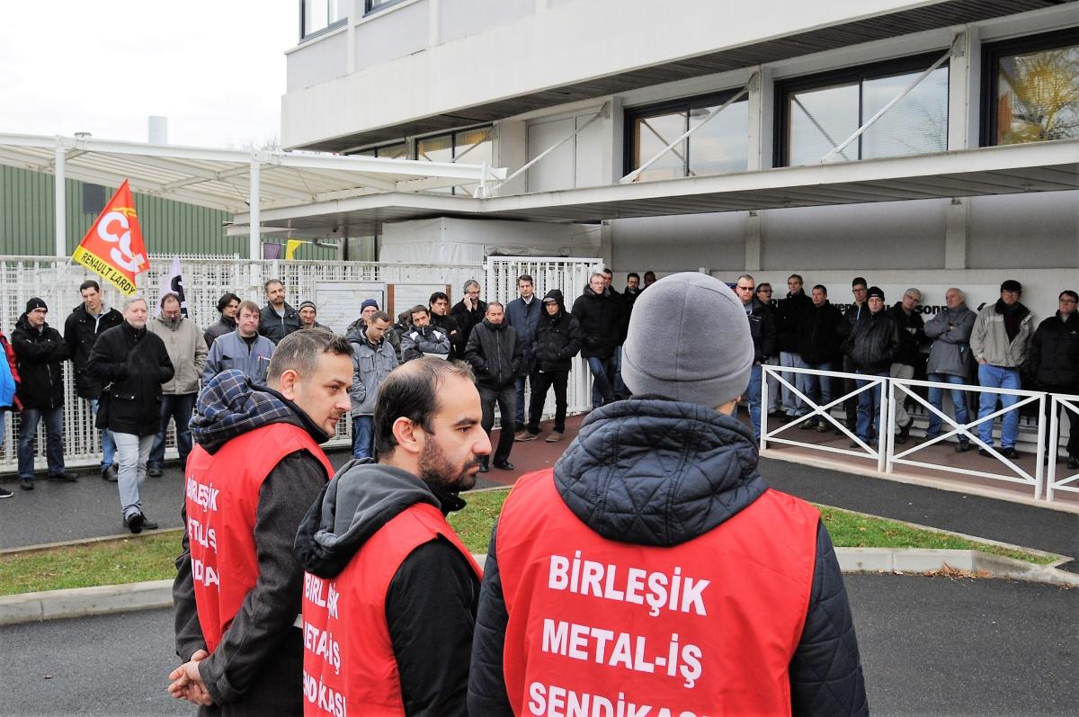 Débrayage Cgt et Sud Ingénierie de Renault Lardy Essonne