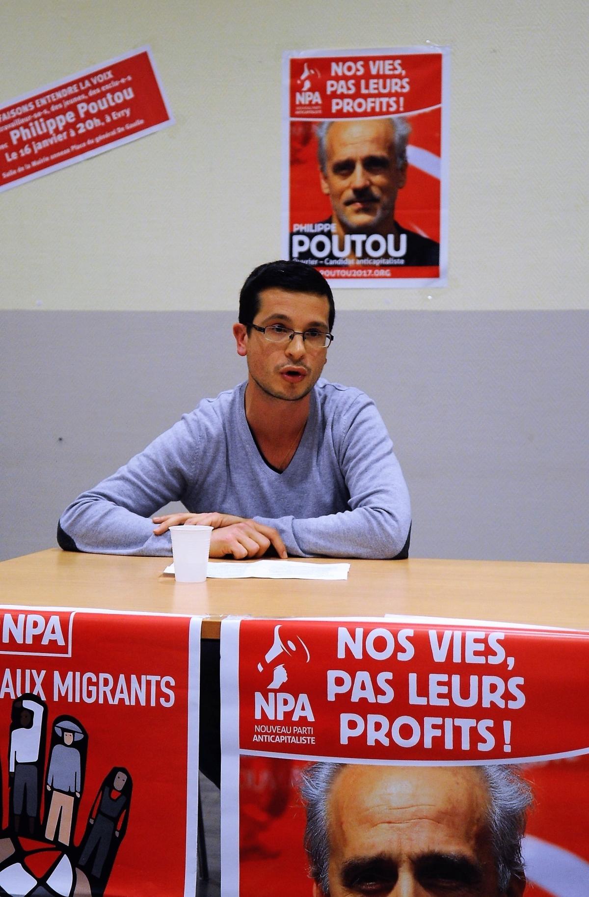 Intervention de Florent Grimaldi Syndicaliste Cgt Renault Lardy salle de la Mairie annexe Evry