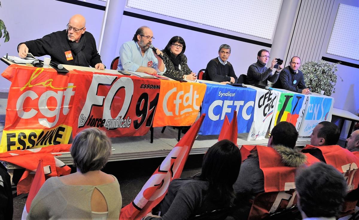 Conférence de Presse le président du conseil départemental à annoncé sa décision dexpulser linterSyndicale de la bourse du travail dEvry la Bourse est le bien commun de tous les salariés