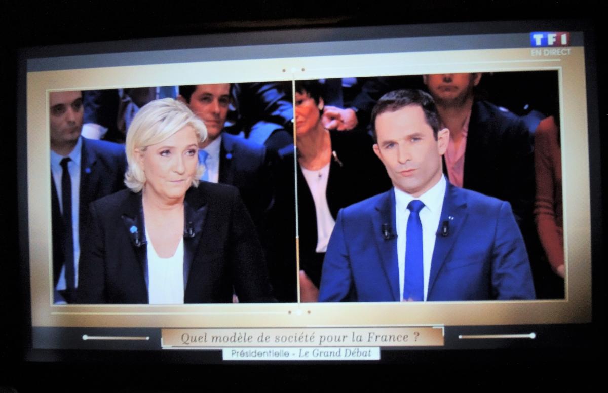 Candidats à la présidentielle débat sur TF1 Marine Le Pen Benoit Hamon
